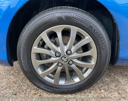 Toyota Yaris VVT-I ICON 15