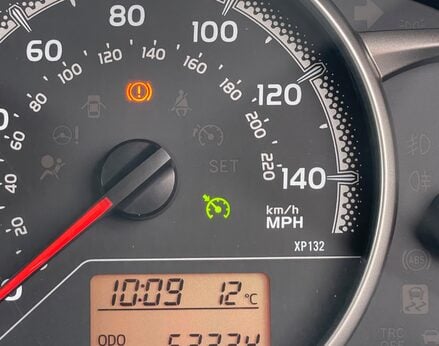 Toyota Yaris VVT-I ICON 23