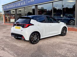 Toyota Yaris GR SPORT 8