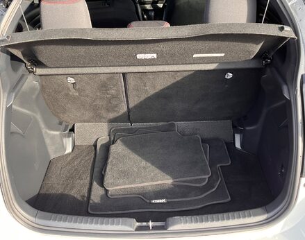 Toyota Yaris GR SPORT 71