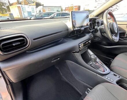 Toyota Yaris GR SPORT 17