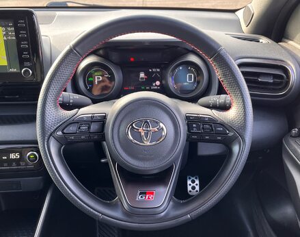 Toyota Yaris GR SPORT 20