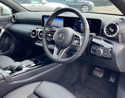 Mercedes-Benz A Class A 200 SPORT EXECUTIVE 18
