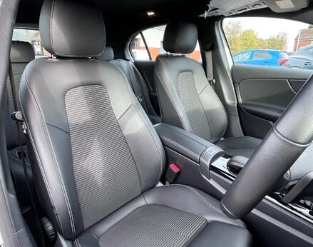 Mercedes-Benz A Class A 200 SPORT EXECUTIVE 68