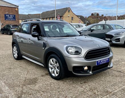 Mini Countryman COOPER 4