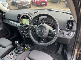 Mini Countryman COOPER 17