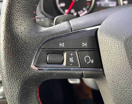 SEAT Arona ECOTSI FR DSG 57