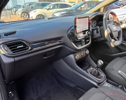 Ford Fiesta ST-LINE 17