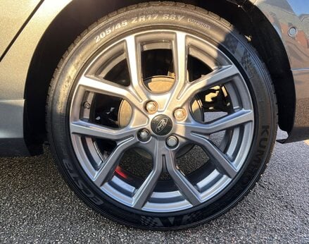 Ford Fiesta ST-LINE 14
