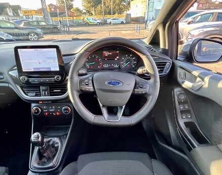 Ford Fiesta ST-LINE 19