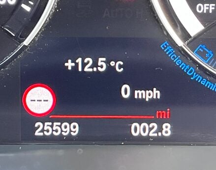 BMW X1 SDRIVE18I XLINE 23