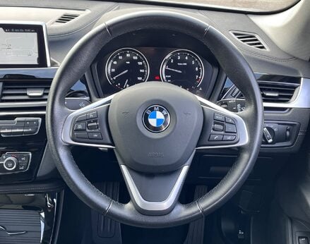 BMW X1 SDRIVE18I XLINE 20