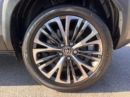 Toyota Yaris Cross EXCEL 14