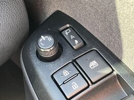 Toyota Yaris Cross EXCEL 61