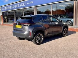 Toyota Yaris Cross EXCEL 8