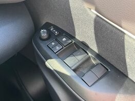 Toyota Yaris Cross EXCEL 62