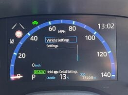 Toyota Yaris Cross EXCEL 34