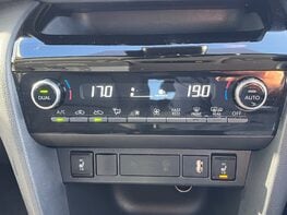 Toyota Yaris Cross EXCEL 49