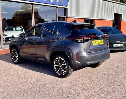 Toyota Yaris Cross EXCEL 9
