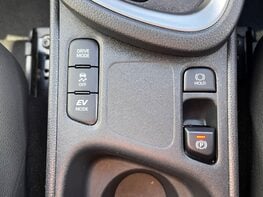 Toyota Yaris Cross EXCEL 54