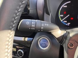 Toyota Yaris Cross EXCEL 58