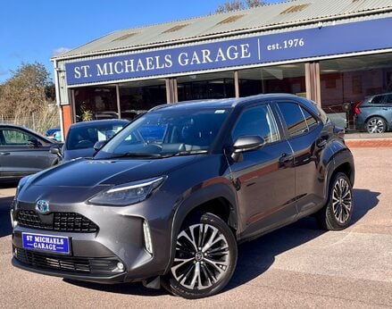 Toyota Yaris Cross EXCEL 1