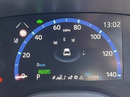 Toyota Yaris Cross EXCEL 29