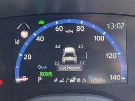 Toyota Yaris Cross EXCEL 31
