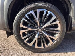 Toyota Yaris Cross EXCEL 13