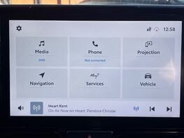 Toyota Yaris Cross EXCEL 37