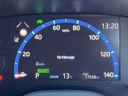 Toyota Yaris Cross EXCEL 26