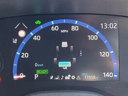 Toyota Yaris Cross EXCEL 25