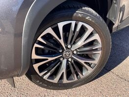 Toyota Yaris Cross EXCEL 3