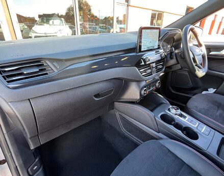 Ford Kuga ST-LINE X EDITION ECOBLUE 17