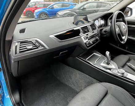 BMW 1 Series 118D SPORT 17