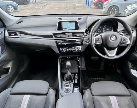 BMW X1 XDRIVE20I SPORT 9