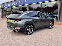 Hyundai TUCSON T-GDI ULTIMATE 8
