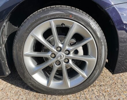 Lexus CT 200H PREMIER 13