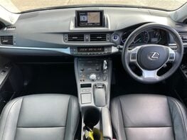 Lexus CT 200H PREMIER 2
