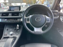 Lexus CT 200H PREMIER 18