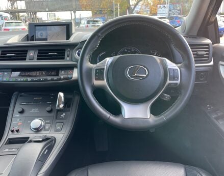 Lexus CT 200H PREMIER 18