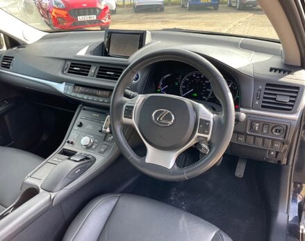 Lexus CT 200H PREMIER 17