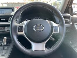 Lexus CT 200H PREMIER 19