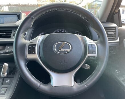 Lexus CT 200H PREMIER 19