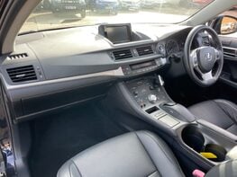 Lexus CT 200H PREMIER 27