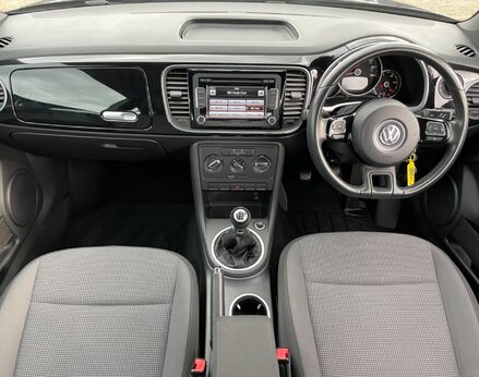 Volkswagen Beetle DESIGN TSI 2