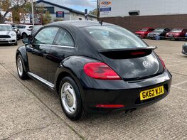 Volkswagen Beetle DESIGN TSI 8