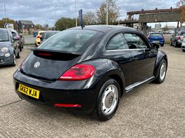 Volkswagen Beetle DESIGN TSI 9