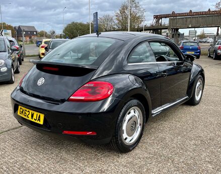 Volkswagen Beetle DESIGN TSI 9