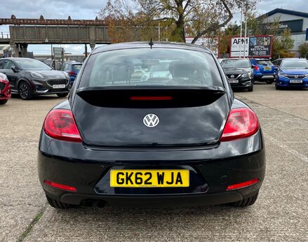 Volkswagen Beetle DESIGN TSI 6